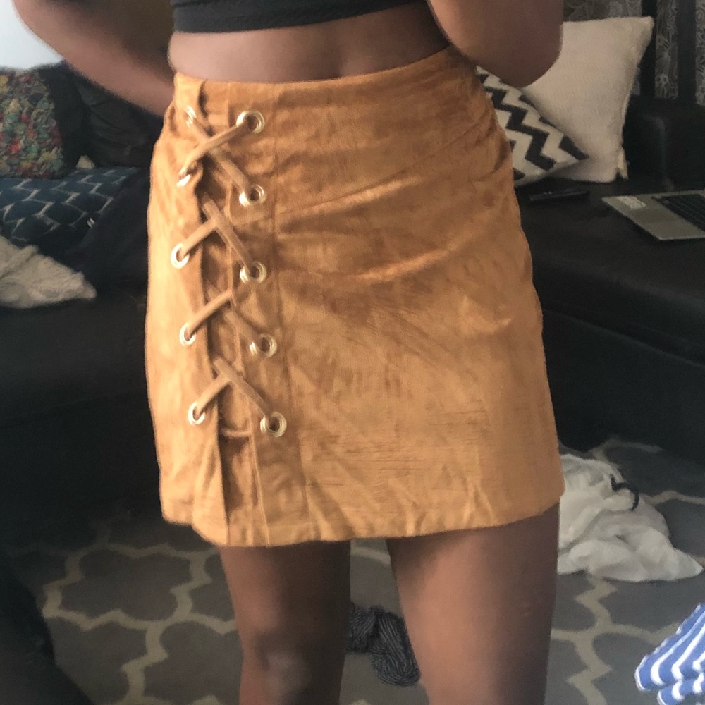 BROWN SKIRT